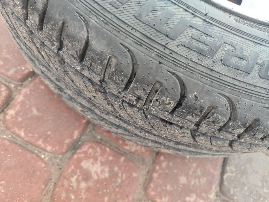 Комплект гума з дисками