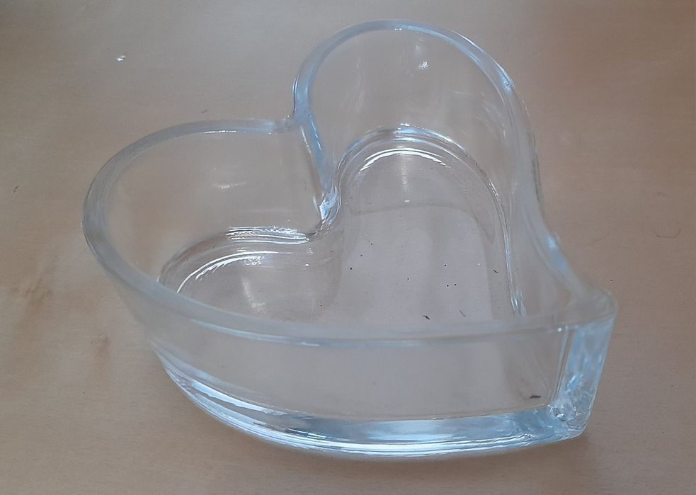 Taça de vidro em forma Coração