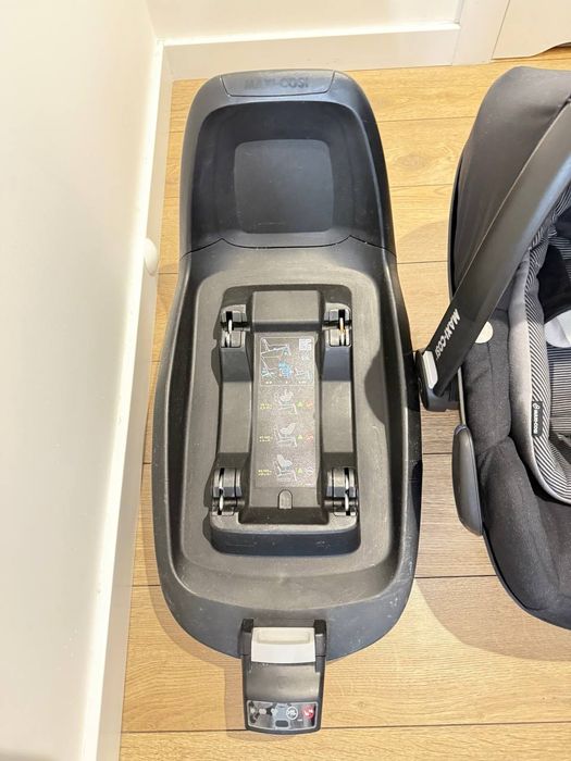 Fotelik samochodowy Maxi-Cosi Pebble Plus (0-13 kg) z bazą 2wayFix