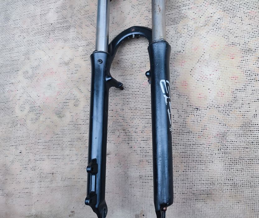 Вилка велосипедная SR Suntour