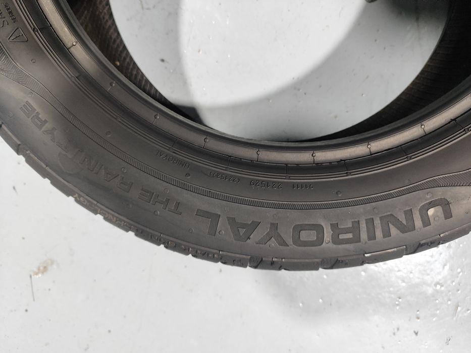 2 pneus semi novos Uniroyal 195-55R16 - Oferta da entrega dos portes