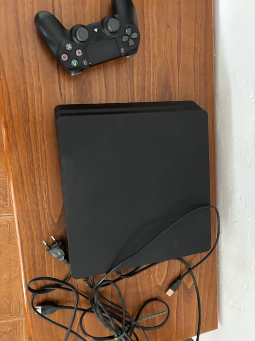 PS4 à venda - bom estado