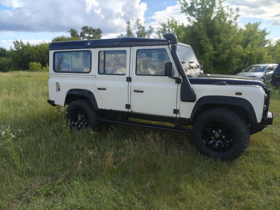Land rover defender td5 2005 рік 9 місць