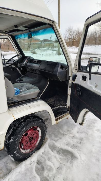 Мерседес МВ 100.