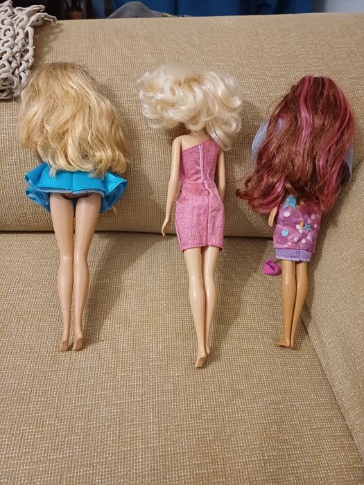 Conjunto de três Barbies
