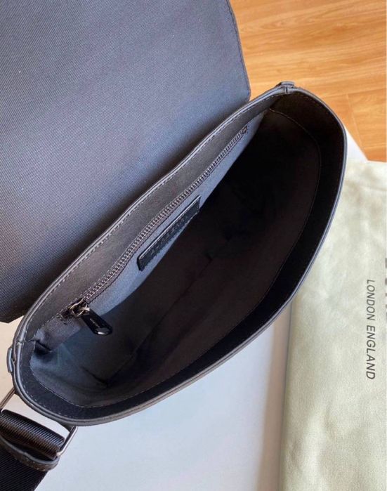 Сумка Burberry Checked logo-embossed messenger мужская чорна чоловіча