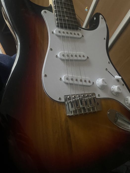Електрогітара J8 ST HMG 201 SB Stratocaster