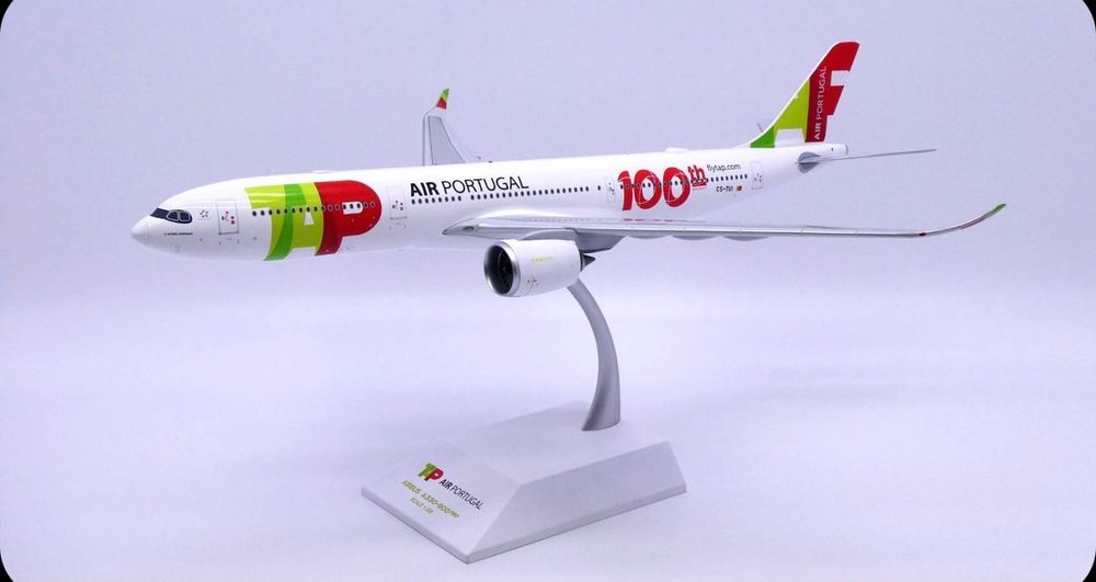 TAP AIR PORTUGAL AIRBUS A330 Neo, 1/200 JC wings , pintura especial .