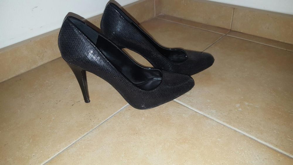 Buty roz. 39 na obcasie