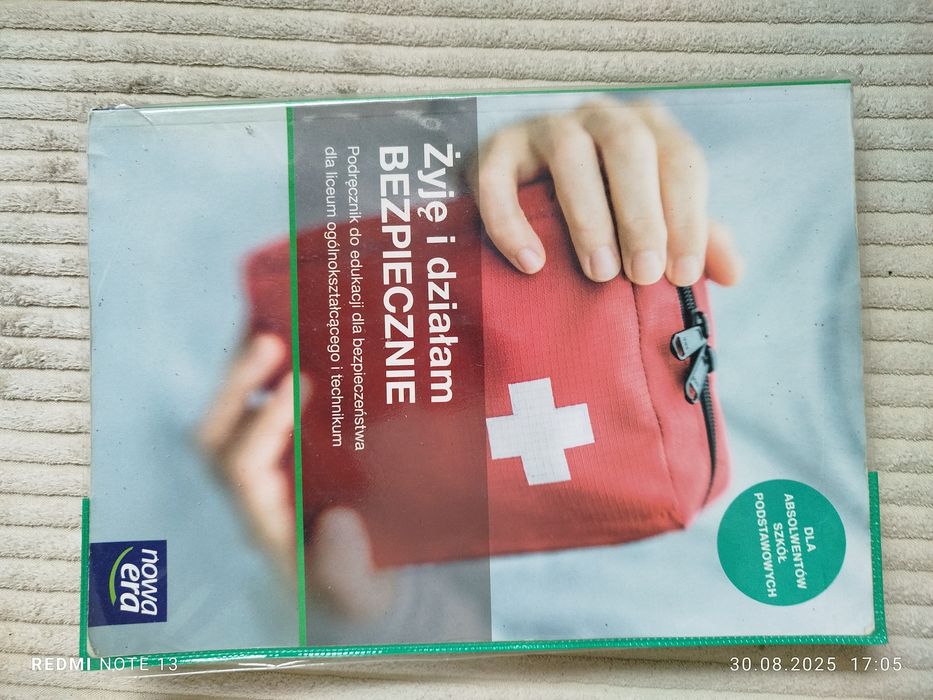 Żyję i działam bezpiecznie podręcznik dla bezpieczeństwa liceum i tech