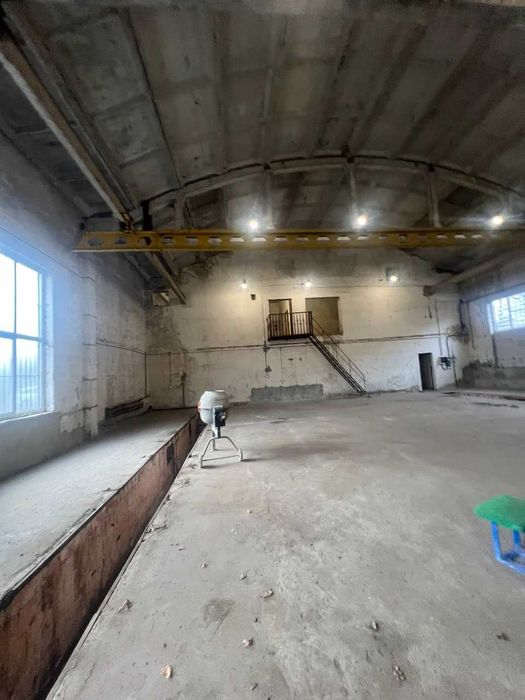 Продаж виробничо-складських приміщень 770 м2 з кран балкою