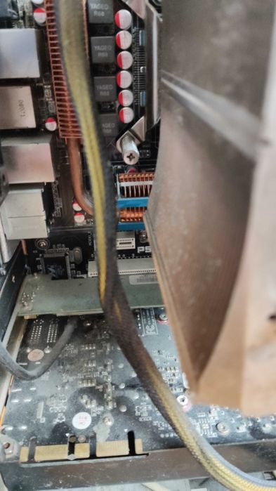 *** Komputer gamingowy ***