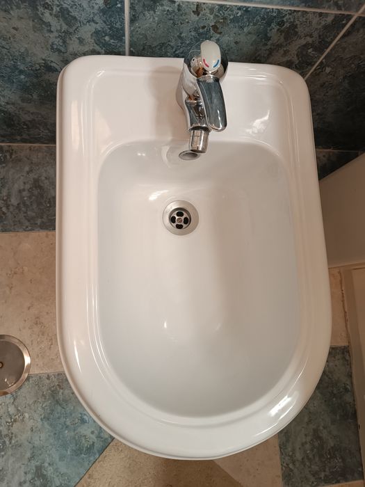 Vendo bidé para casa de banho