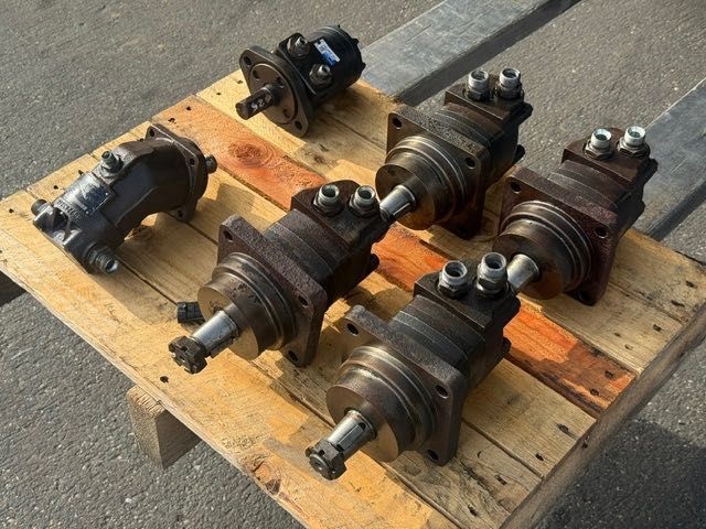 EATON 105-1379-006 silnik hydrauliczny napędowy używany