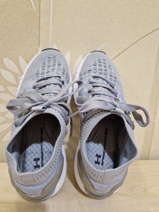 Кроссовки Under Armour HOVR Phantom 1 р.39