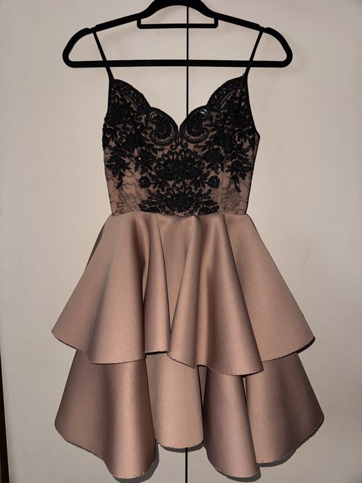 Sukienka krótka na wesele lub inne okolicznosci