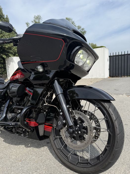 Road Glide CVO Black Hole