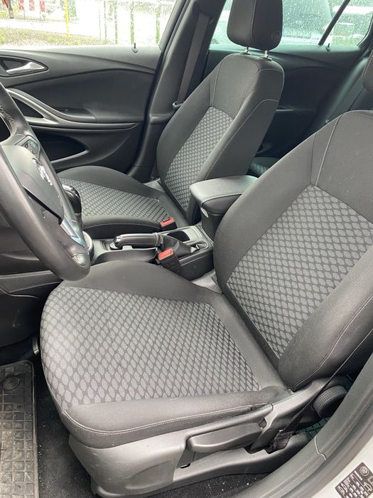 ASTRA KOMBI 2020 rok. Salon PL. Serwisowana. Ladny stan 130 koni Nawi Led
