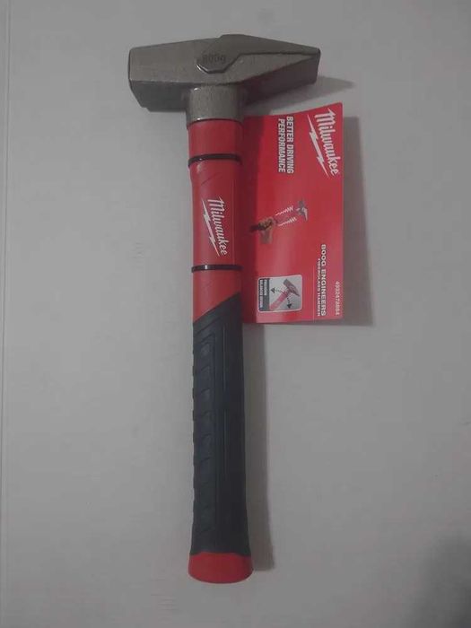 Молоток Milwaukee 4832478662  с рукояткой из стекловолокна