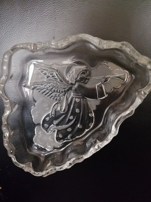 Travessa natalícia, em cristal.