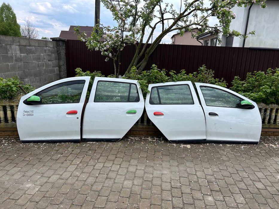 Двери Renault / Dacia Logan2 t MCV Двері задні Дачія Логан sandero