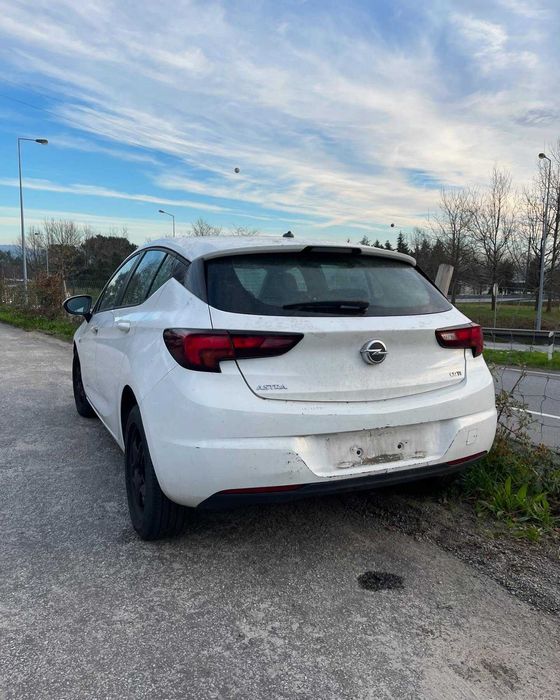 Opel Astra K 2018 para peças!