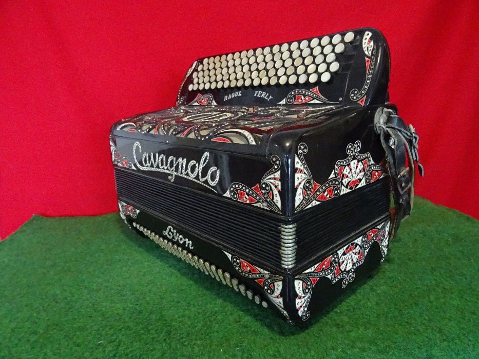 Acordeao Cavagnolo Lyon4 Voz 120 Baixos N. 86