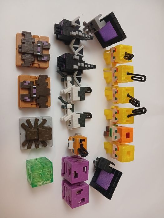 Фігурки кіндер (kinder) джой Майнкрафт, нові