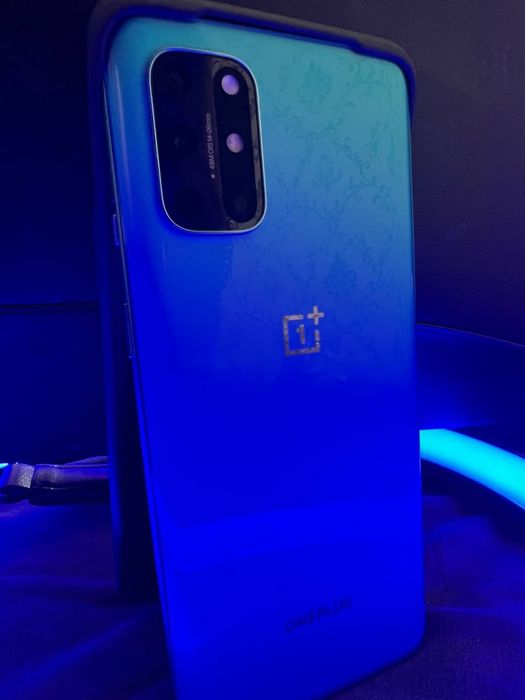 Продам Oneplus 8t 8/128