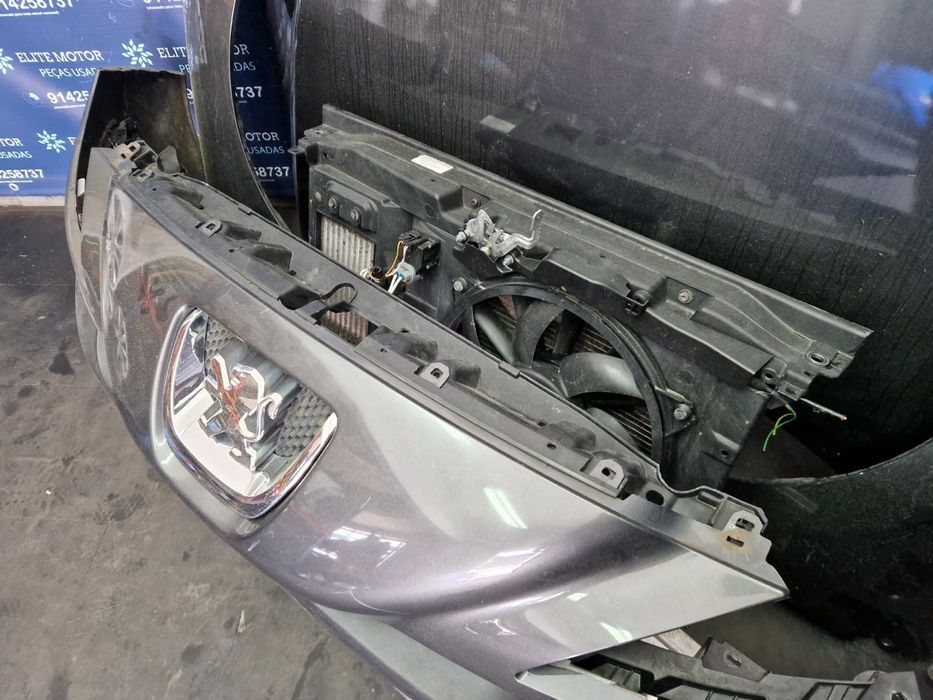 Frente completa usada PEUGEOT 308 1.6 HDI capot parachoques oticas