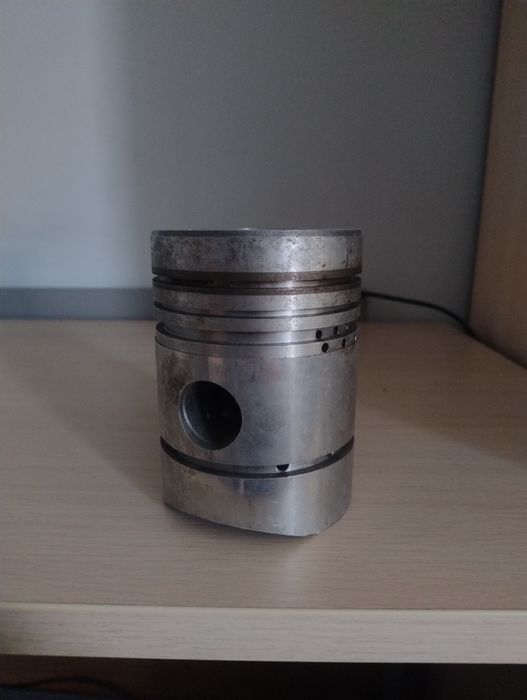 Tłok lotniczy z silnika ASz-62 (z samolotu An-2)