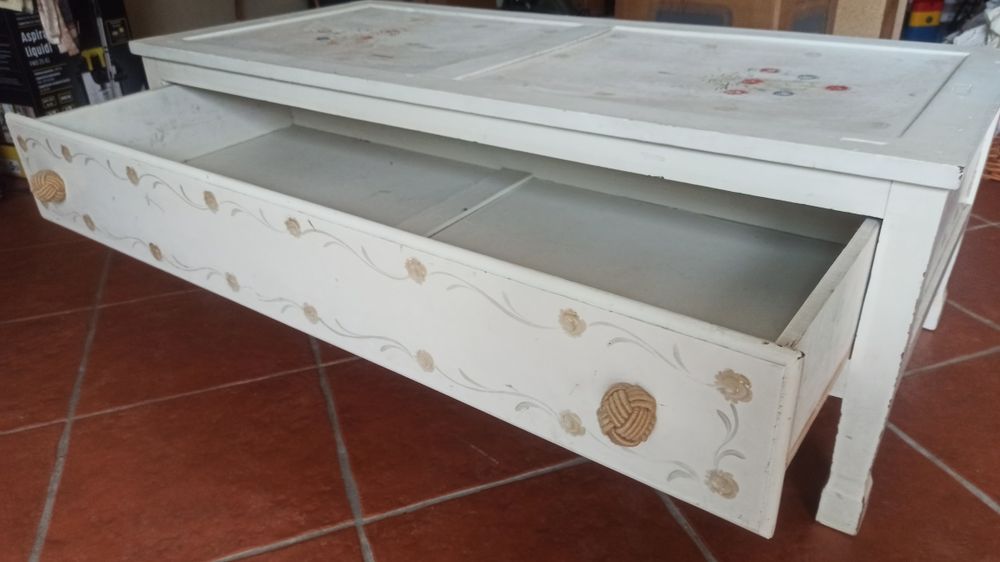 Mesa de centro / sala / TV / televisão rústica