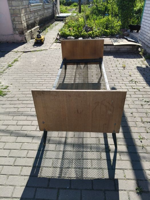 Продам ліжко металеве.