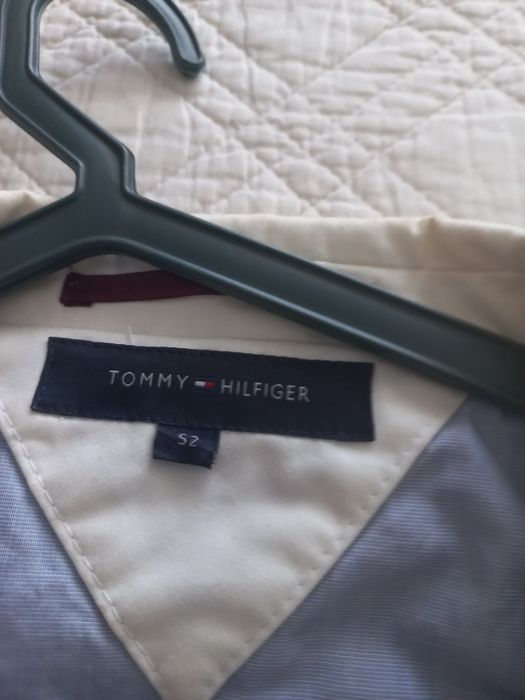 Blaser branco, da Tommy Hilfiger,tam. 52. Estado impecavel. Lindo