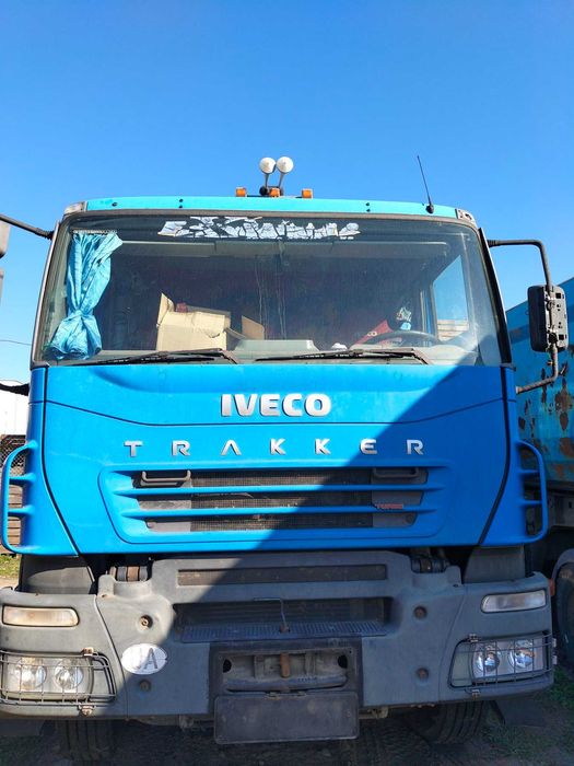 Сідловий тягач lveco Trakker