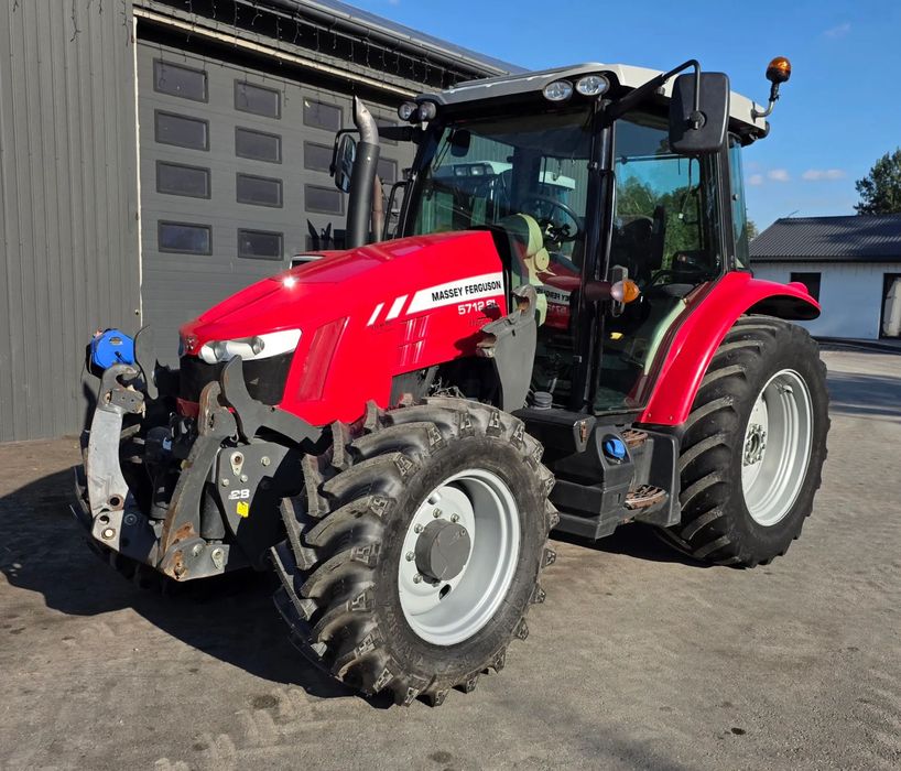 Massey Ferguson 5712 SL DYNA 4  Massey Ferguson 5712 SL DYNA 4 z 2017 roku