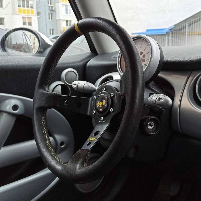 Mini Cooper R50 2002 года. Кожа