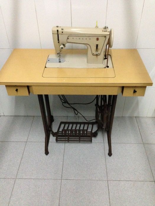 Máquina de costura Singer