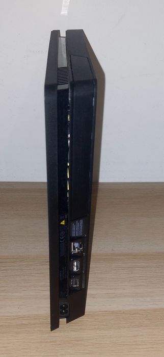 Ps4 Slim 500 Gb + 1 Comando Original + Oferta 3 Jogos.