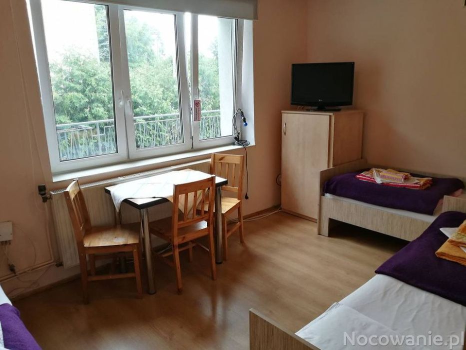 Noclegi - Dom na Chmielnej w Rumi - kwatery pracownicze