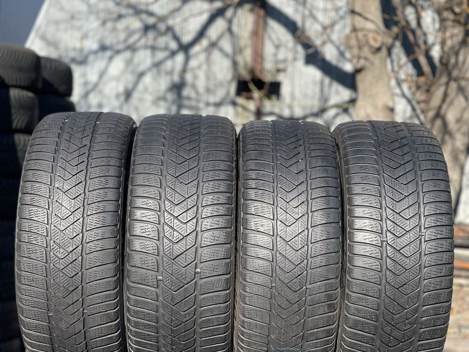 Шини Зимові 4шт 245/45 R18 Pirelli Sottozero 3