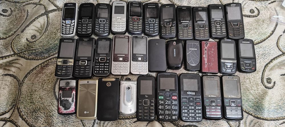 Продам лот телефонов Siemens,Samsung, Ericsson, Motorola