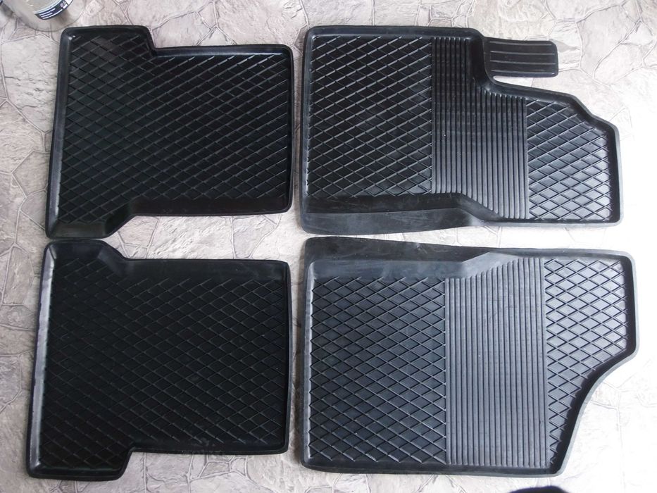 Dywaniki Gumowe Wycieraczki Korytka Fiat Panda Seicento Cinqecento