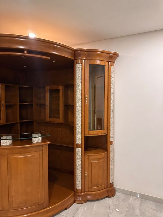Canto de bar com vitrine