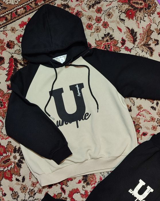 Спортивний костюм для дівчинки