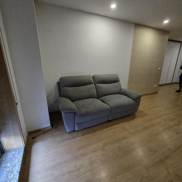 Sofá automatizado e reclinável