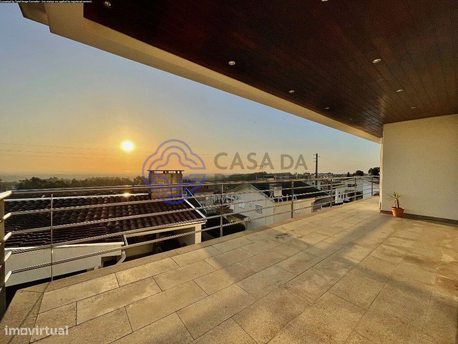 Moradia V4 Mais Escritorio Em Vila De Cucujães Com Excelentes Vistas S