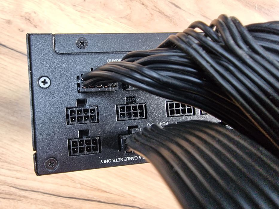 Модульний БЖ Corsair SF1000L 1000W Gold (SFX-L) з підтримкою PCIe 5.0