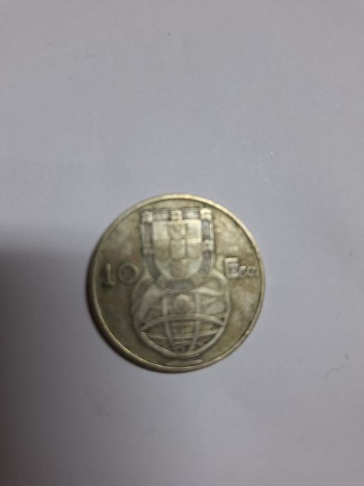 Moedas de prata de dez escudos antigas