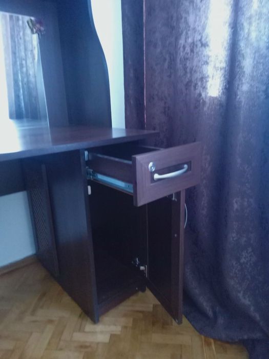 Комп'ютерний стіл( шафа)